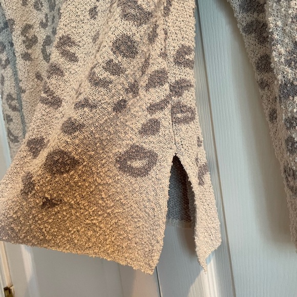 Knox Rose Leopard Print V-neck Sweater Cream Gray Small - Picture 6 of 11